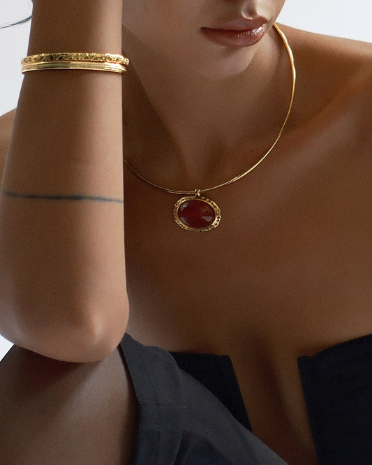 Venus Collar Necklace in Gold